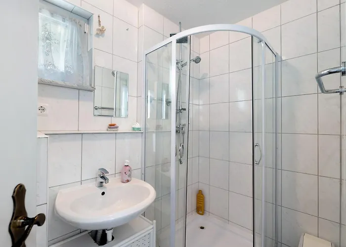 Gaestehaus 22 בית הארחה 3*